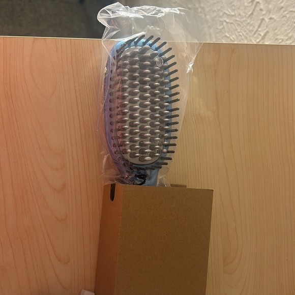 Babyliss Pro nano titanium ionic thermal paddle brush heats up to 400 f - Picture 4 of 4